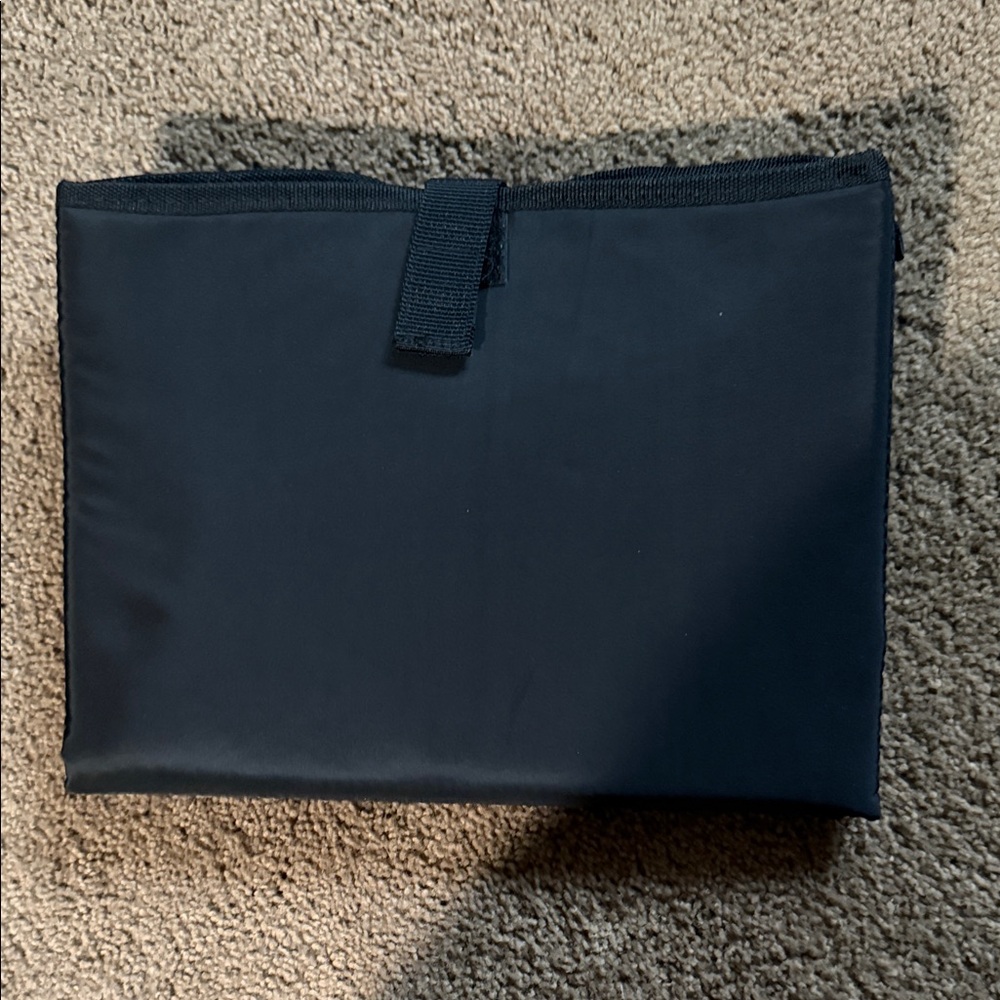 Ergobaby Elegant Black Baby Diaper Backpack with Gold Accents NWOT - Picture 10 of 10